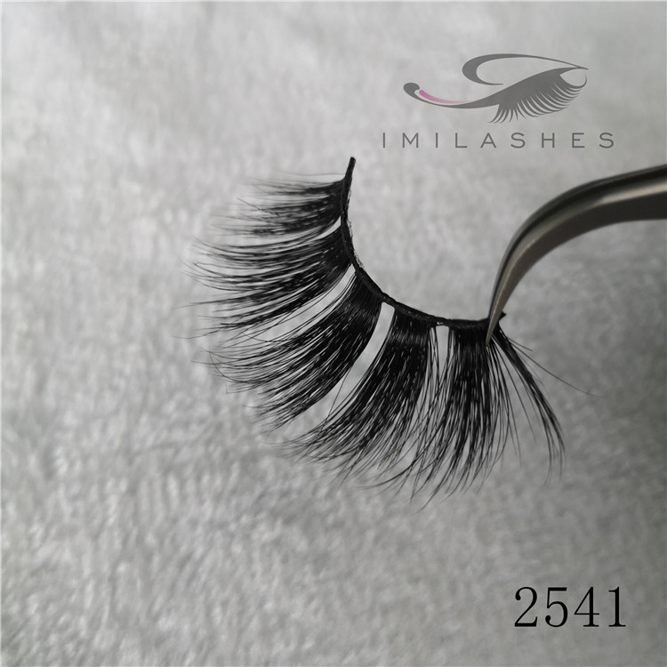 100 3D mink eyelashes.jpg